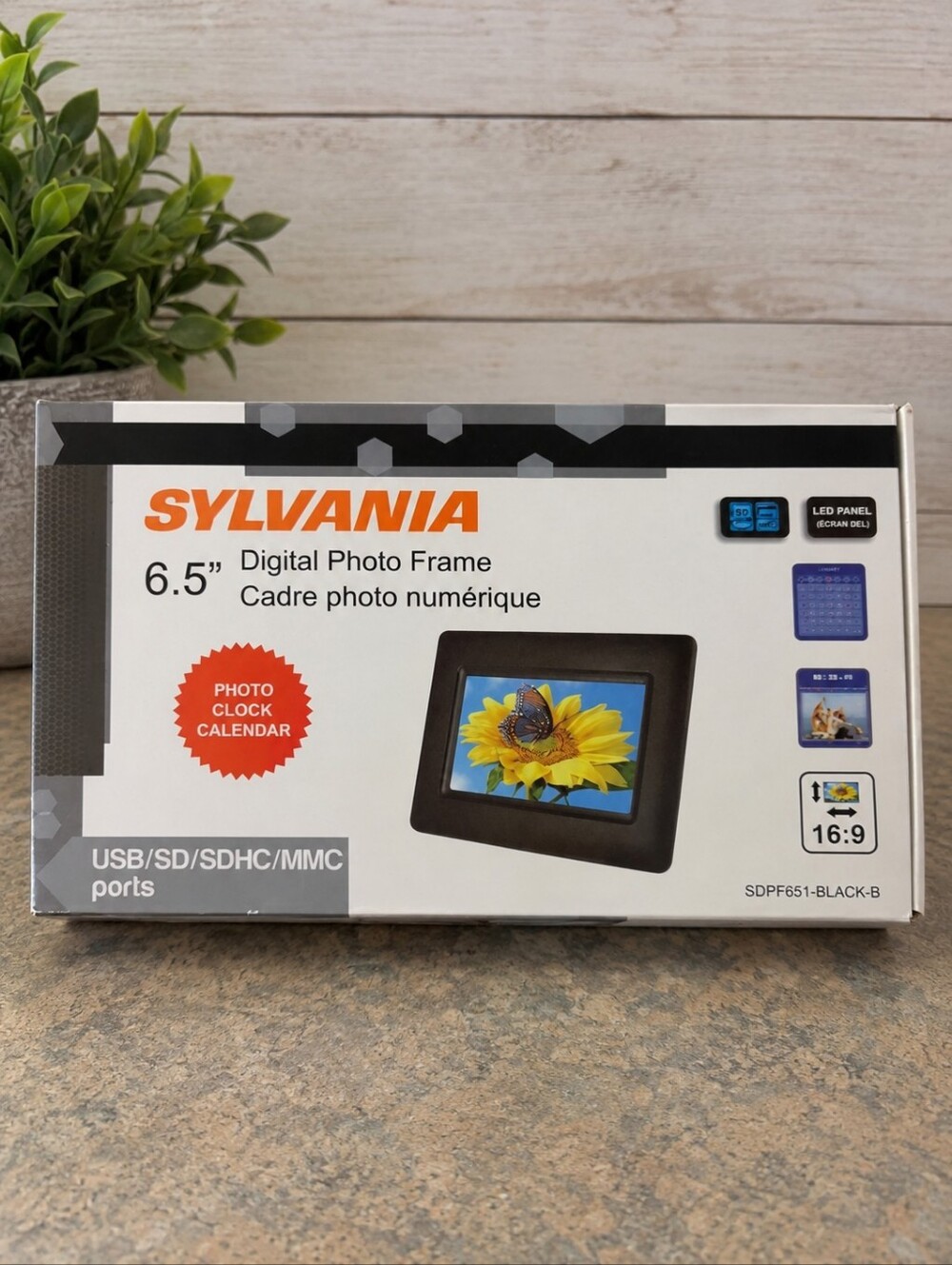 Sylvania SDPF651-B  6.5 " Digital Photo Frame